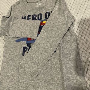 Boy top 2t boy Carters new with tag.
